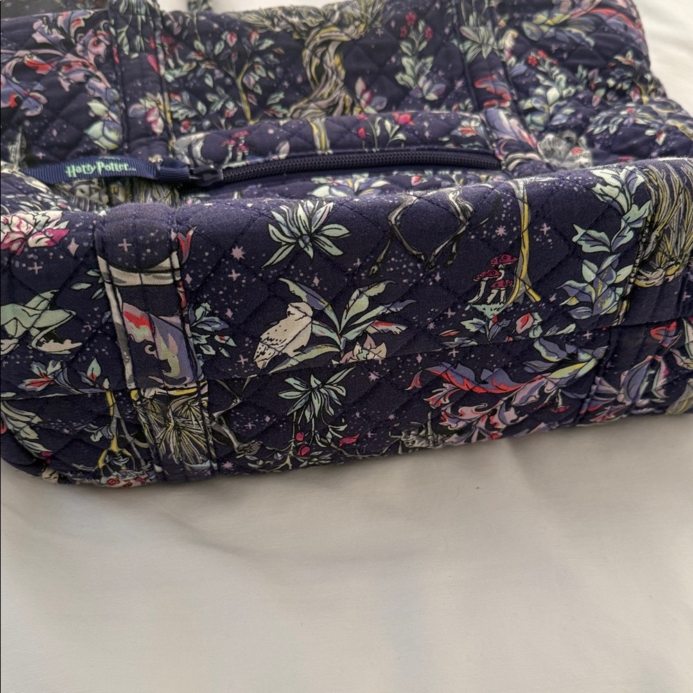 Vera Bradley Harry Potter Forbidden Forest Floral Quilted Tote/ID holder - Picture 4 of 13